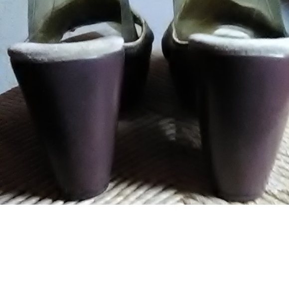 Annie Klein Gold Brown Wedges Size 7 - Picture 2 of 6